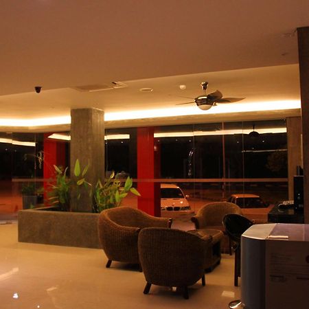 Hotel Time Boutique Nilai Kültér fotó