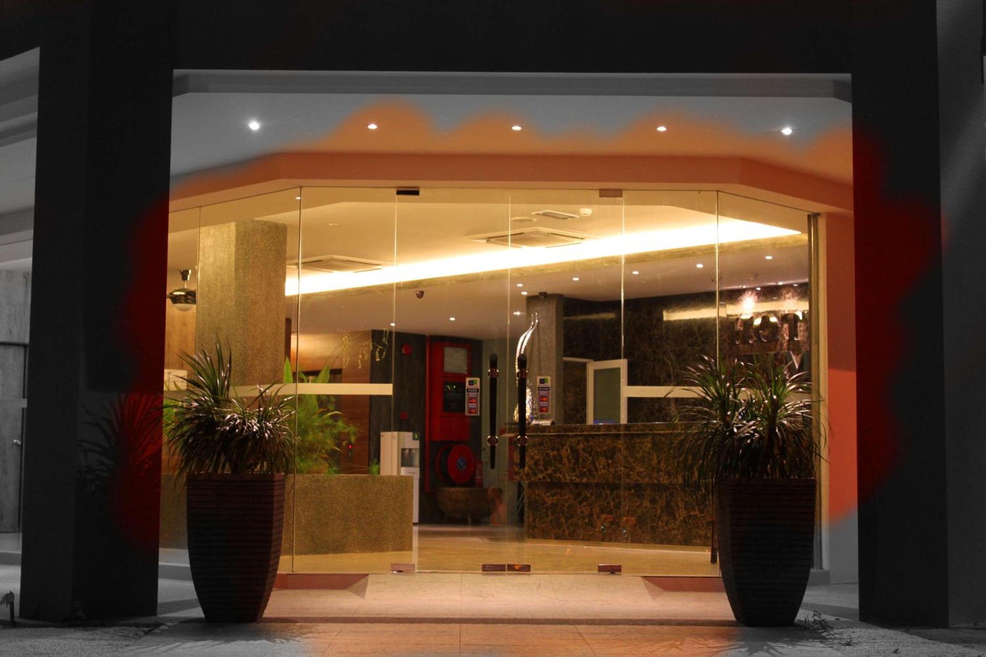 Hotel Time Boutique Nilai Kültér fotó
