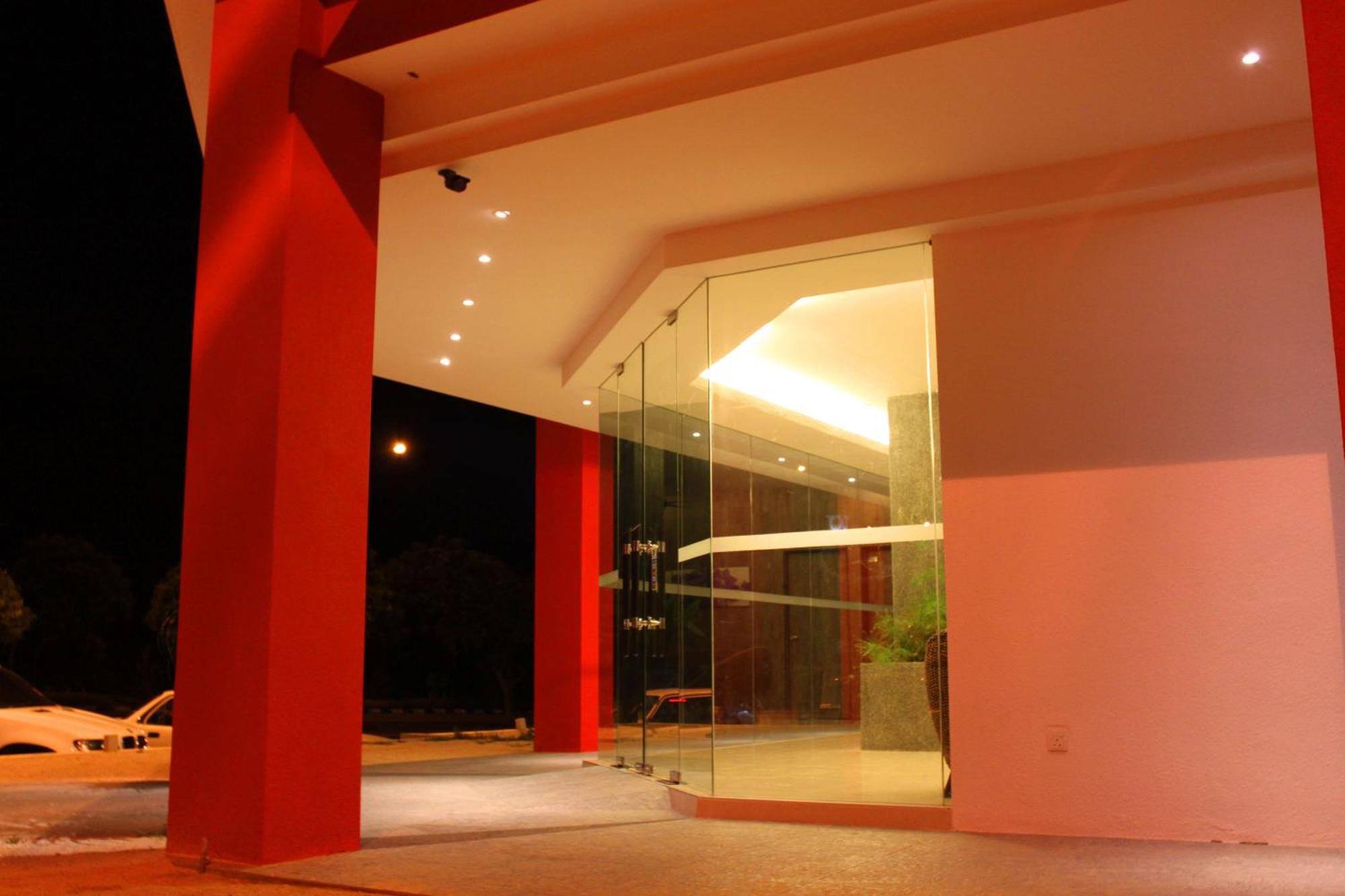 Hotel Time Boutique Nilai Kültér fotó